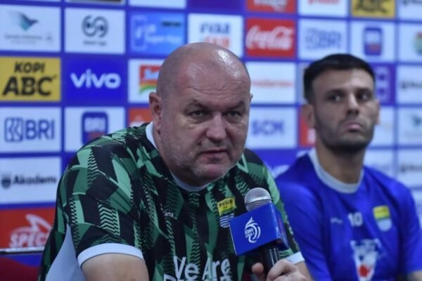 Latihan Individu untuk Pemain Persib Bandung Selama Liburan Latihan Individu untuk Pemain Persib Bandung Selama Liburan