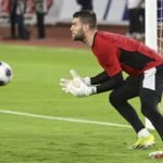 Berikut adalah beberapa alternatif judul untuk "Hati-hati dengan Senjata Bola Mati Timnas Bahrain":

1. "Waspada Terhadap Set Piece Timnas Bahrain"
2. "Ancaman Bola Mati: Strategi Timnas Bahrain"
3. "Keunggulan Bola Mati: Mitos dan Realita Timnas Bahrain"
4. "Senjata Tersembunyi: Kekuatan Set Piece Timnas Bahrain"
5. "Temui Bahaya: Ketangguhan Senjata Bola Mati Bahrain"
6. "Kewaspadaan Terhadap Ancaman Bola Mati Timnas Bahrain"
7. "Strategi Set Piece: Kekuatan yang Perlu Diwaspadai dari Timnas Bahrain"
8. "Hati-hati dengan Ancaman Bola Mati dari Bahrain"
9. "Membongkar Strategi Dunia: Kekuatan Set Piece Timnas Bahrain"
10. "Bahaya di Sudut Lapangan: Senjata Bola Mati Bahrain"

Semoga alternatif judul tersebut bermanfaat!