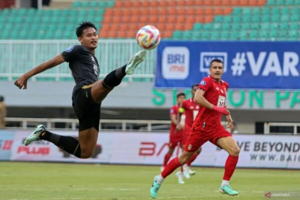 Liga 1: Malut United Tundukkan Dewa United dengan Skor 2-1 Liga 1: Malut United Tundukkan Dewa United dengan Skor 2-1