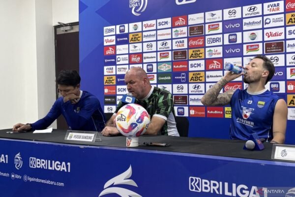 Bojan Hodak: Pertandingan Melawan Tim Papan Bawah Justru Menjadi Tantangan Besar Bojan Hodak: Pertandingan Melawan Tim Papan Bawah Justru Menjadi Tantangan Besar