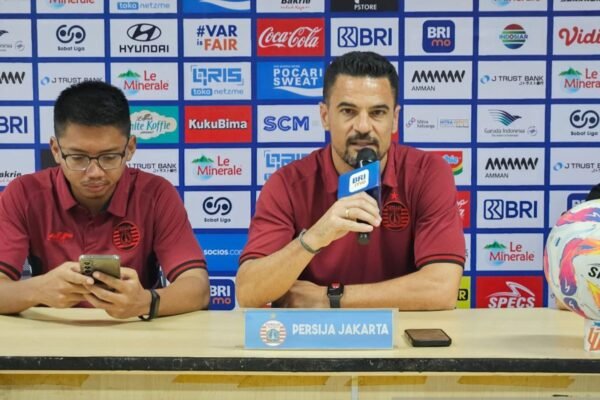 Carlos Pena: Persaingan Liga 1 Akan Semakin Ketat Carlos Pena: Persaingan Liga 1 Akan Semakin Ketat