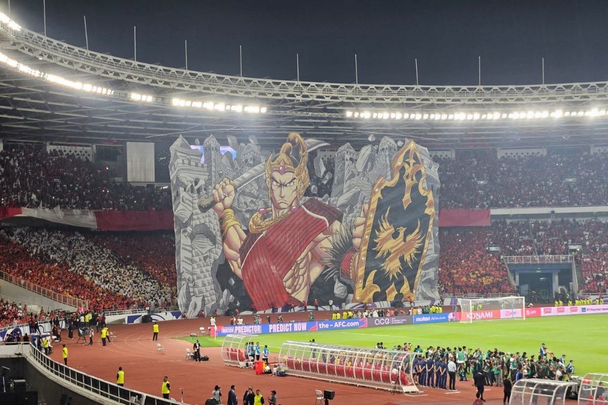 Berbagai Judul Alternatif untuk "Koreografi Berhias Tifo Pendekar Wayang Warnai Laga Indonesia vs China":

1. "Tifo Pendekar Wayang: Koreografi Memukau di Laga Indonesia vs China"
2. "Pesona Tifo Pendekar Wayang: Warna dan Gerak di Pertandingan Indonesia vs China"
3. "Koreografi Tifo Pendekar: Menghidupkan Pertandingan Indonesia vs China"
4. "Wayang dan Tifo: Serangkaian Gerakan Memikat dalam Laga Indonesia vs China"
5. "Kreativitas Tifo Pendekar: Warna Baru di Pertarungan Indonesia vs China"
6. "Sinergi Tifo dan Wayang: Menghiasi Duel Seru Indonesia vs China"
7. "Koreografi Spektakuler Tifo Pendekar: Meriahkan Pertandingan Indonesia vs China"
8. "Tifo Wayang Pendekar: Harmoni Warna dalam Laga Indonesia vs China"
9. "Pertandingan Bergengsi: Tifo Pendekar Wayang Menyemarakkan Indonesia vs China"
10. "Koreografi Tifo yang Mempesona: Warna Pertarungan Indonesia vs China"

Semoga salah satu judul ini sesuai dengan yang Anda cari!