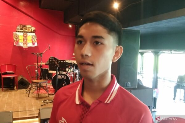Berikut adalah beberapa alternatif untuk judul “Pemain muda Bali United Made Tito jalani tes pemulihan terakhir”:
1. “Pemain Muda Bali United Made Tito Menyelesaikan Tes Pemulihan Terakhir”
2. “Made Tito, Talenta Muda Bali United, Ikuti Ujian Pemulihan Akhir”
3. “Pemain Muda Made Tito dari Bali United Lakukan Tes Pemulihan Akhir”
4. “Made Tito: Pemain Muda Bali United Terus Berjuang dengan Tes Pemulihan Terakhir”
5. “Ujian Terakhir Pemulihan untuk Made Tito, Bintang Muda Bali United”
Silakan pilih yang paling sesuai atau modifikasi lebih lanjut sesuai kebutuhan! Berikut adalah beberapa alternatif untuk judul "Pemain muda Bali United Made Tito jalani tes pemulihan terakhir":
1. "Pemain Muda Bali United Made Tito Menyelesaikan Tes Pemulihan Terakhir"
2. "Made Tito, Talenta Muda Bali United, Ikuti Ujian Pemulihan Akhir"
3. "Pemain Muda Made Tito dari Bali United Lakukan Tes Pemulihan Akhir"
4. "Made Tito: Pemain Muda Bali United Terus Berjuang dengan Tes Pemulihan Terakhir"
5. "Ujian Terakhir Pemulihan untuk Made Tito, Bintang Muda Bali United"
Silakan pilih yang paling sesuai atau modifikasi lebih lanjut sesuai kebutuhan!