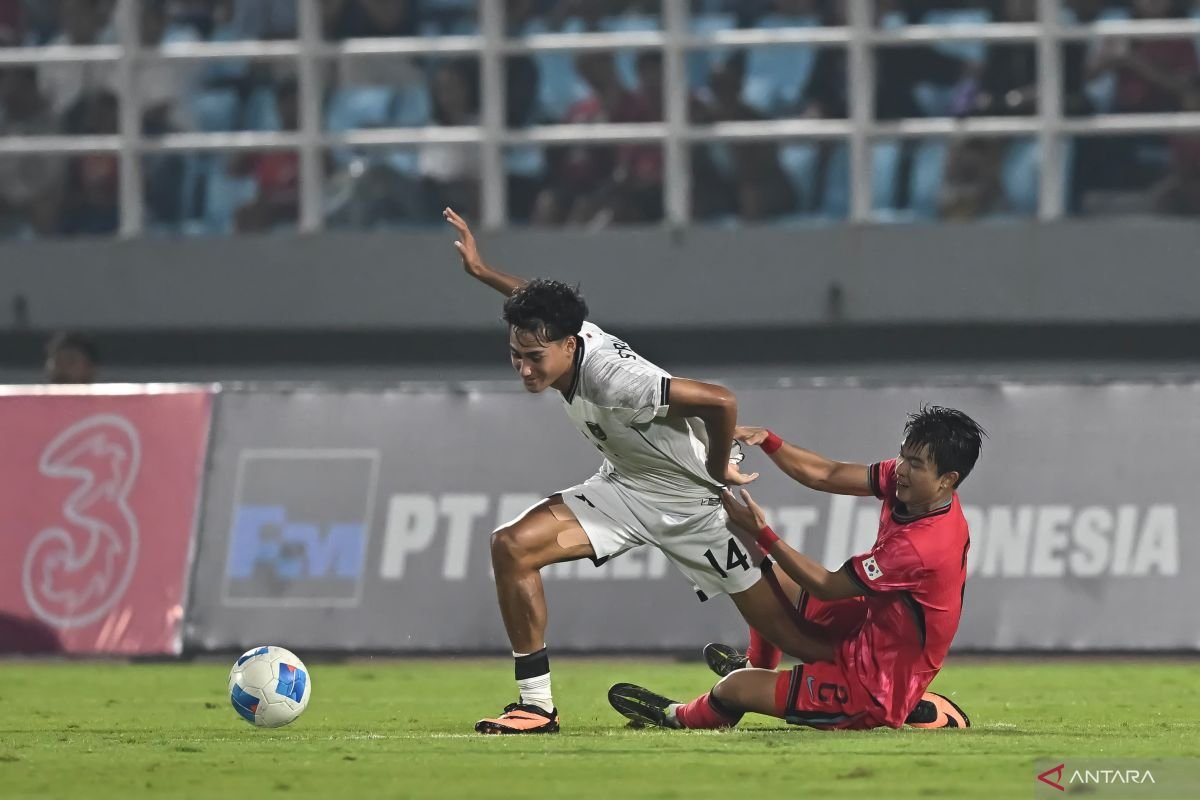 Berikut beberapa alternatif judul untuk "Ini alasan Rafael Struick belum gabung latihan Garuda Muda":

1. "Mengapa Rafael Struick Belum Bergabung dengan Latihan Garuda Muda"
2. "Alasan di Balik Ketidakhadiran Rafael Struick di Latihan Garuda Muda"
3. "Faktor yang Menghambat Rafael Struick Bergabung dengan Latihan Garuda Muda"
4. "Rafael Struick: Kenapa Belum Ikut Latihan Bersama Garuda Muda?"
5. "Penyebab Rafael Struick Masih Belum Bergabung dengan Tim Garuda Muda"

Silakan pilih atau modifikasi sesuai kebutuhan!