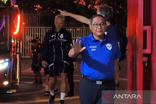 Sure! Here’s an alternative title for "Sumardji Enggan Tanggapi Road Map 'Garuda Membara'":

"Sumardji Menolak Menanggapi Peta Jalan 'Garuda Membara'